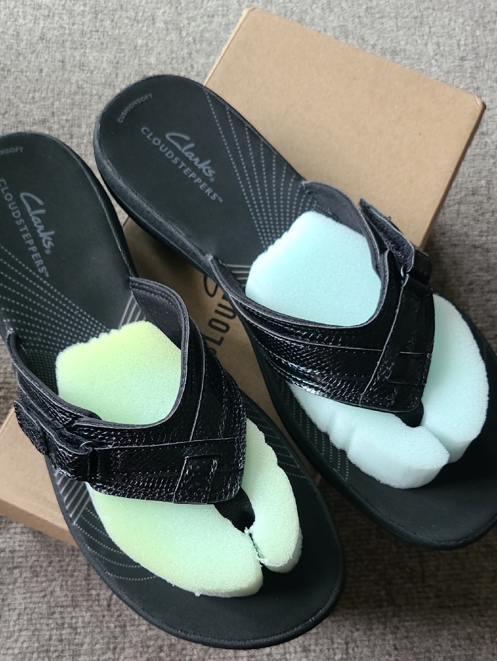 Clarks Black Women's Cloudsteppers Thong Sandals SIZE 9